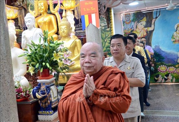 Celebran en Vietnam fiesta budista tradicional de Camboya, Myanmar, Laos y Tailandia hinh anh 1