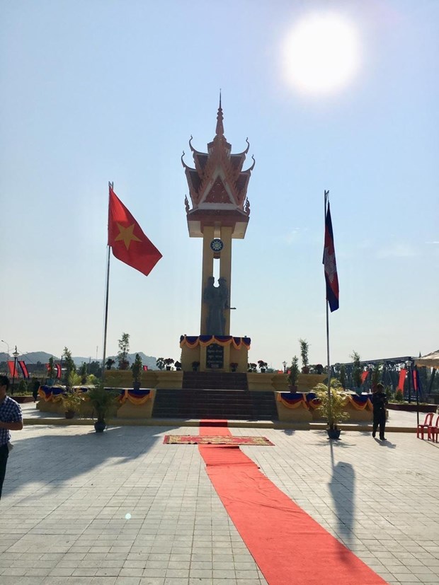 Inauguran en Camboya monumento de amistad con Vietnam hinh anh 1