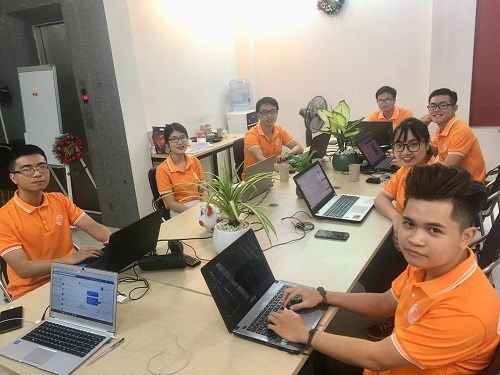 Gano empresa emergente vietnamita premio de negocio electronico en Suiza hinh anh 1