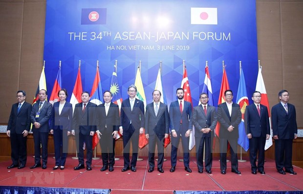Efectuan en Vietnam 34 Foro ASEAN-Japon hinh anh 1