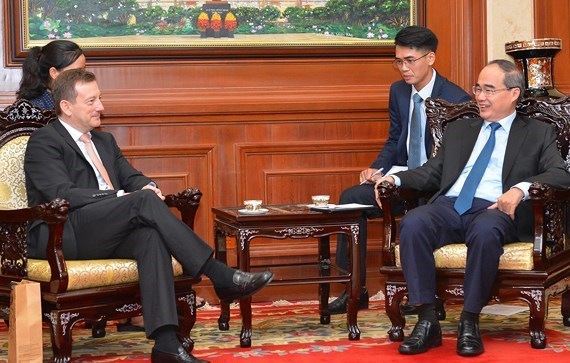 Recibe alto funcionario de Ciudad Ho Chi Minh al embajador de Francia hinh anh 1