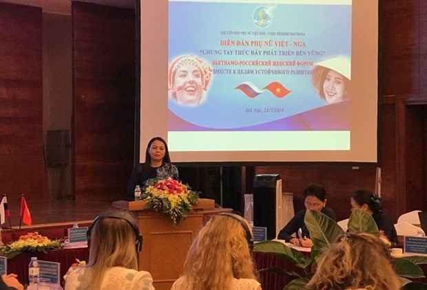 Efectuan en Hanoi Foro de Mujeres Vietnam–Rusia hinh anh 1