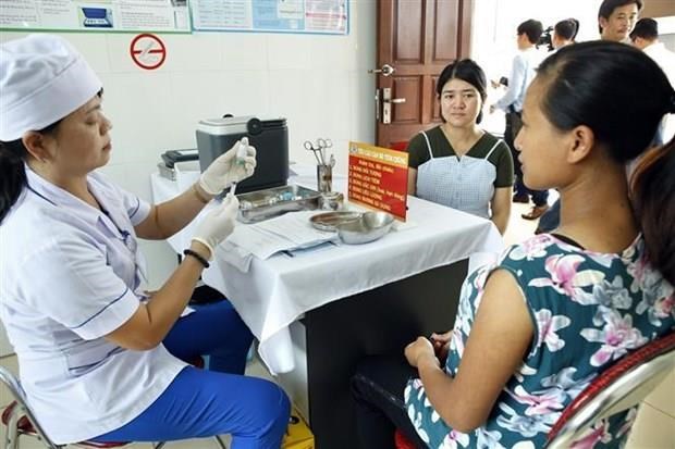 Despliegan en Vietnam programa de vacunacion contra el virus del papiloma humano hinh anh 1