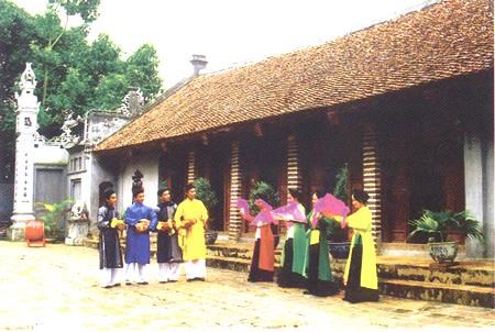 Promueve provincia vietnamita conservacion del canto Trong Quan de la aldea Duc Bac hinh anh 1