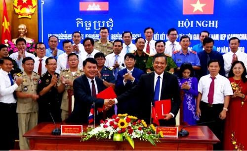 Intensifican provincias fronterizas vietnam y camboyana cooperacion para el desarrollo hinh anh 1