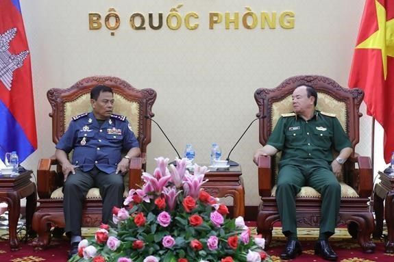Vietnam y Camboya por intensificar lazos en defensa hinh anh 1