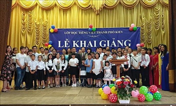 Inauguran curso de idioma vietnamita en Ucrania hinh anh 1