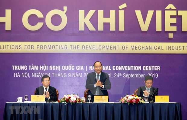 Exhorta primer ministro de Vietnam a desarrollar la mecanica automovilistica hinh anh 1