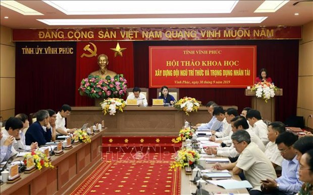 Provincia vietnamita de Vinh Phuc empenada en respaldar a intelectuales hinh anh 1