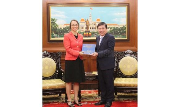 Ciudad vietnamita promete condiciones favorables para inversiones de empresas alemanas hinh anh 1