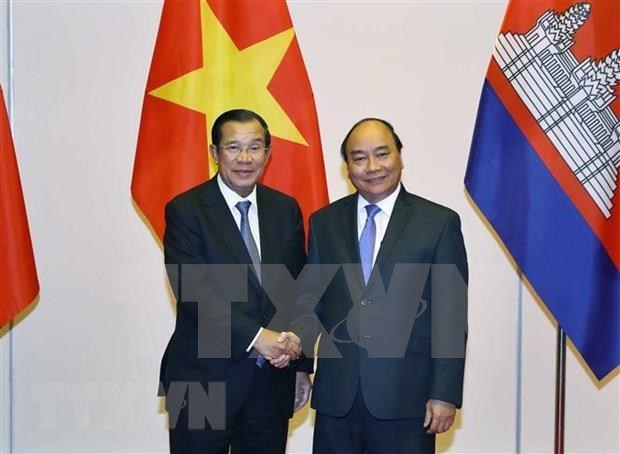 Inicia primer ministro de Camboya visita oficial a Vietnam hinh anh 1