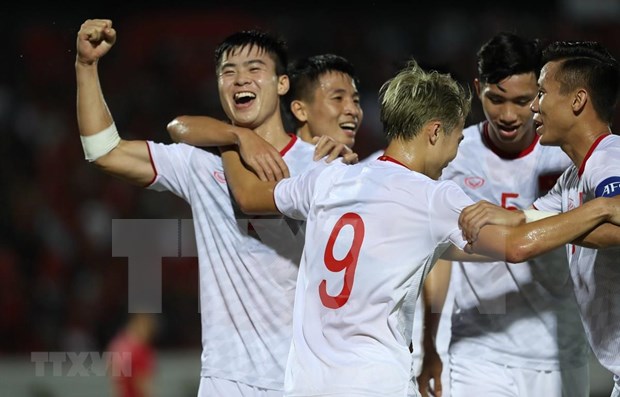 Ocupa Vietnam puesto 15 en ranking de futbol en Asia hinh anh 1