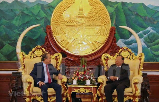 Dirigentes de Laos reiteran consideracion a lazos con Vietnam como factor vital para el desarrollo hinh anh 1