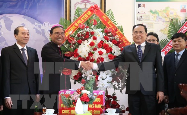 Frente de la Patria de Vietnam felicita a catolicos con motivo de Navidad hinh anh 1