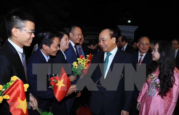 Primer ministro de Vietnam se reune con comunidad coterranea en Myanmar hinh anh 1