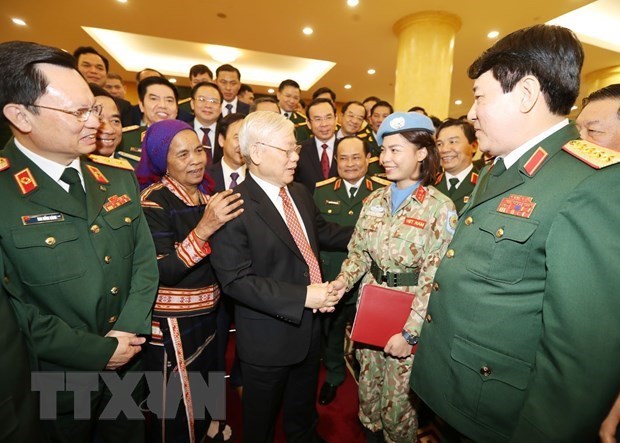 Insta maximo dirigente de Vietnam al ejercito a ser pionero en prevencion de la "autoevolucion" hinh anh 1