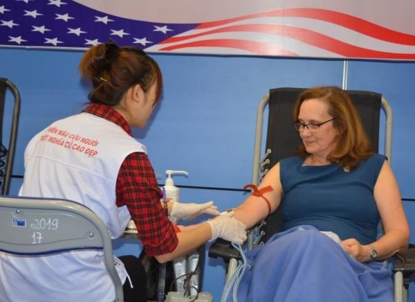 Embajada estadounidense promueve donacion de sangre en Vietnam hinh anh 1