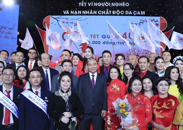 Premier de Vietnam resalta aportes a los pobres hinh anh 1