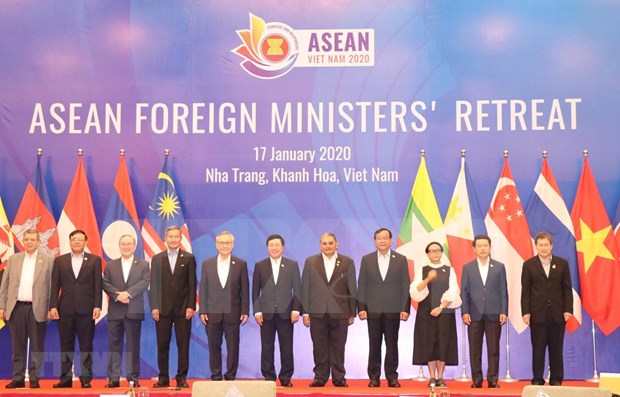Erudito indonesio aprecia resultados de conferencia de ASEAN en Vietnam hinh anh 1