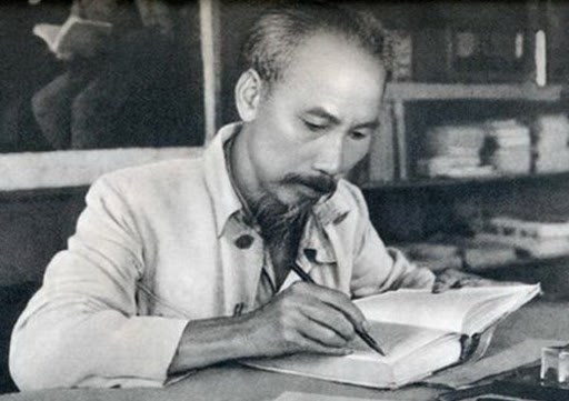 Debaten en Hanoi sobre las influencias del Partido Comunista de Vietnam en la literatura y el arte del siglo XX hinh anh 1