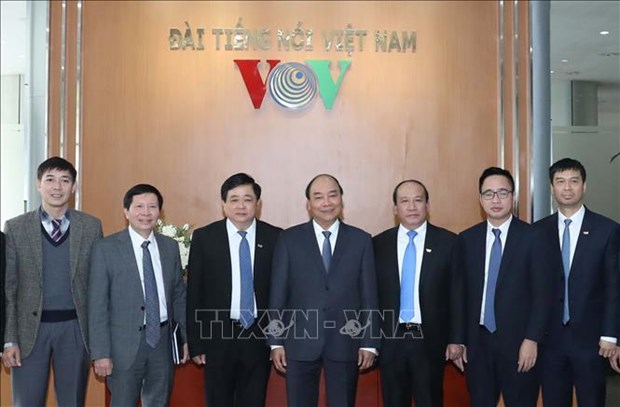 Premier vietnamita destaca contribuciones de radioemisora nacional en trabajo informativo hinh anh 1