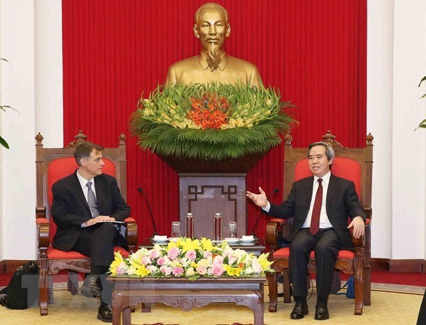 Dirigente partidista vietnamita recibe a subsecretario adjunto de Tesoro de Estados Unidos hinh anh 1