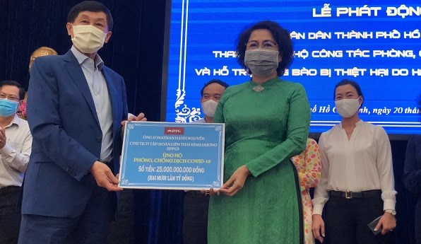 Ciudad Ho Chi Minh apoya con mas de tres millones de dolares lucha contra COVID-19 y sequia hinh anh 1