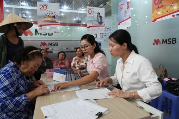 Vietnam pagara por correo las pensiones y subsidios mensuales hinh anh 1