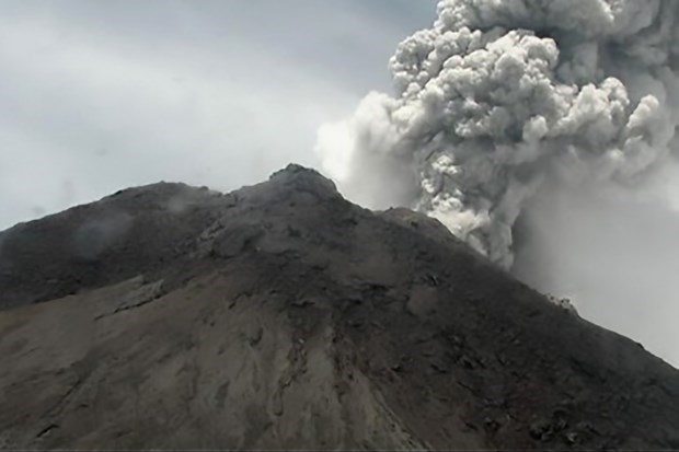 Vuelve a entrar en erupcion el volcan mas activo de Indonesia hinh anh 1