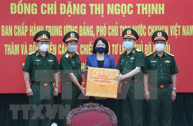 Anima vicepresidenta de Vietnam a fuerzas pioneras en batalla antipandemica hinh anh 1