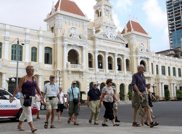 Ciudad Ho Chi Minh se gira hacia el turismo nacional hinh anh 1