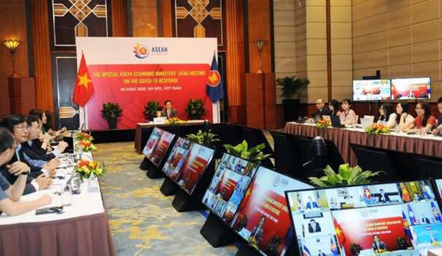 Vietnam coordina esfuerzos para contener epidemia y recuperar la economia de la ASEAN hinh anh 1
