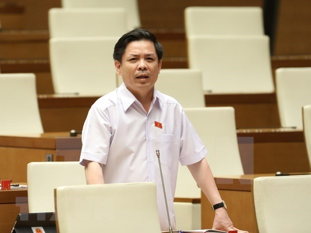 Ministro de Transporte de Vietnam rinde cuentas ante el Parlamento hinh anh 1