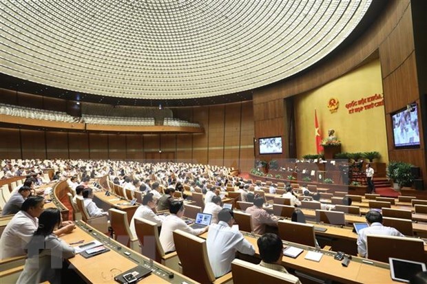 Parlamento de Vietnam considera reducir impuesto sobre el ingreso para empresas hinh anh 1