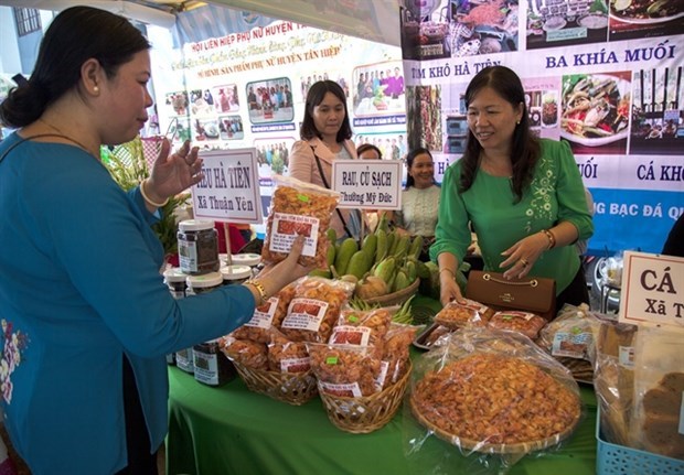 Provincia vietnamita de Kien Giang invierte fondo millonario en programa “Una Comuna, Un Producto” hinh anh 1