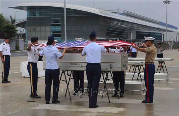 Efectuan ceremonia de repatriacion de restos de militares estadounidenses en Hanoi hinh anh 1