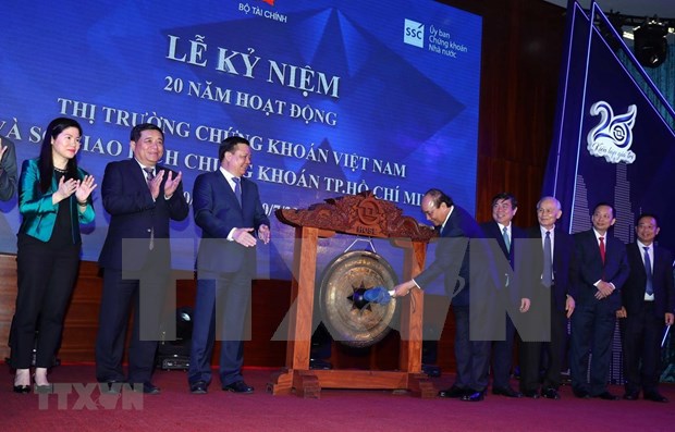 Premier de Vietnam ratifica politica consecuente de priorizar desarrollo del mercado bursatil hinh anh 1