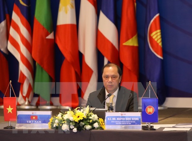 Preside Vietnam conferencia de altos funcionarios de Asia Oriental hinh anh 1