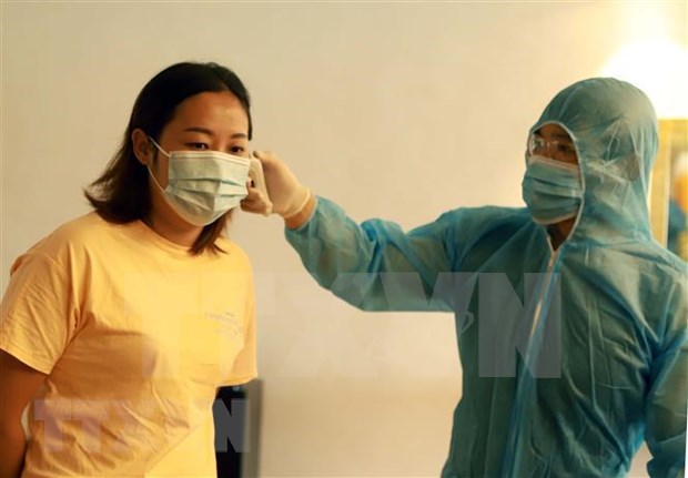 COVID-19: Da Nang pone en cuarentena y supervision medica a 24 extranjeros hinh anh 1