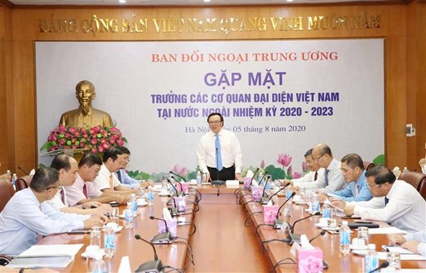 Dirigente partidista vietnamita pide mayor desempeno de misiones representativas del pais en extranjero hinh anh 1