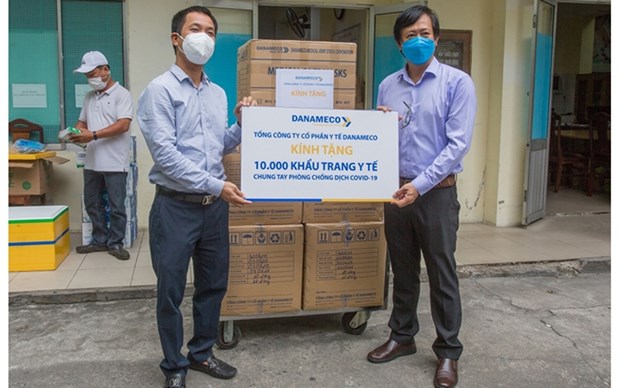 VUFO entrega 500 kits de prueba para deteccion de COVID-19 en Da Nang hinh anh 1