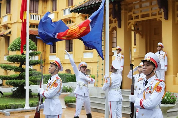 Vietnam se esfuerza por vigorizar la unidad y solidaridad de ASEAN hinh anh 1