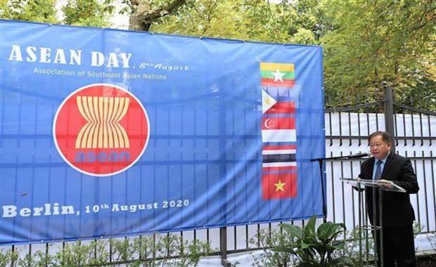 Laos aprecia solidaridad y cohesion integral de ASEAN hinh anh 1