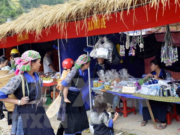 Vietnam promueve comercio en zonas remotas y montanosas hinh anh 1