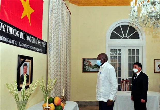 Vicepresidente cubano destaca aporte del difunto lider partidista vietnamita hinh anh 1