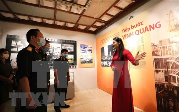 Inauguran exhibicion sobre la Revolucion de Agosto de Vietnam en Hanoi hinh anh 1