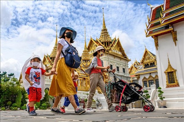 Primer ministro tailandes propone reabrir las puertas a turistas extranjeros hinh anh 1