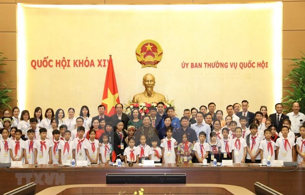 Vicepresidenta del Parlamento vietnamita alienta a ninos desfavorecidos para superacion de dificultades hinh anh 1