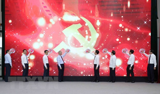 Presentan pagina web del XIII Congreso del Partido Comunista de Vietnam hinh anh 1