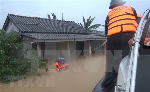 Inundaciones causan 19 muertos y 13 desaparecidos en Vietnam hinh anh 1